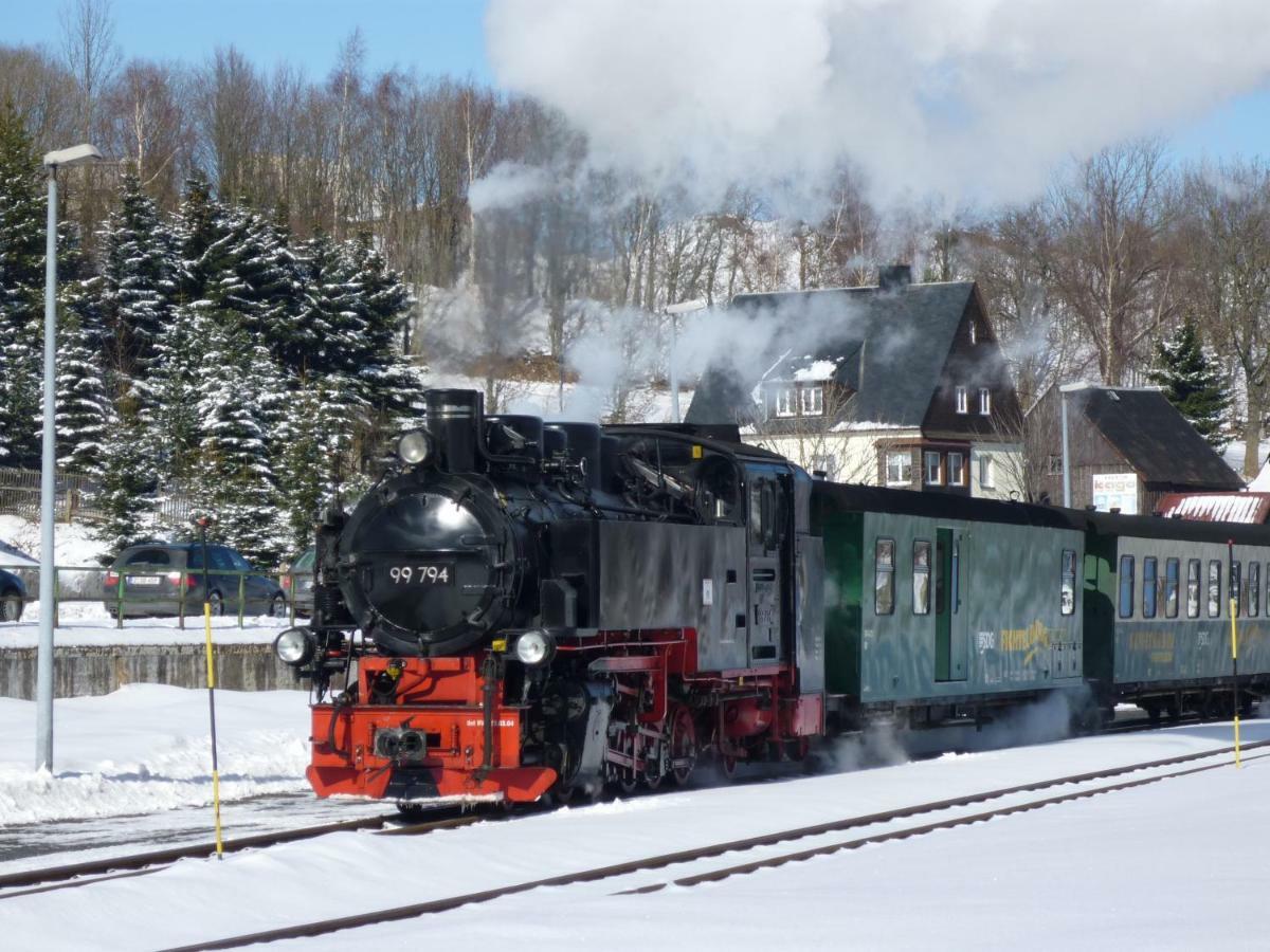 Ferienwohnungen "Am Schloessel" Oberwiesenthal Bagian luar foto